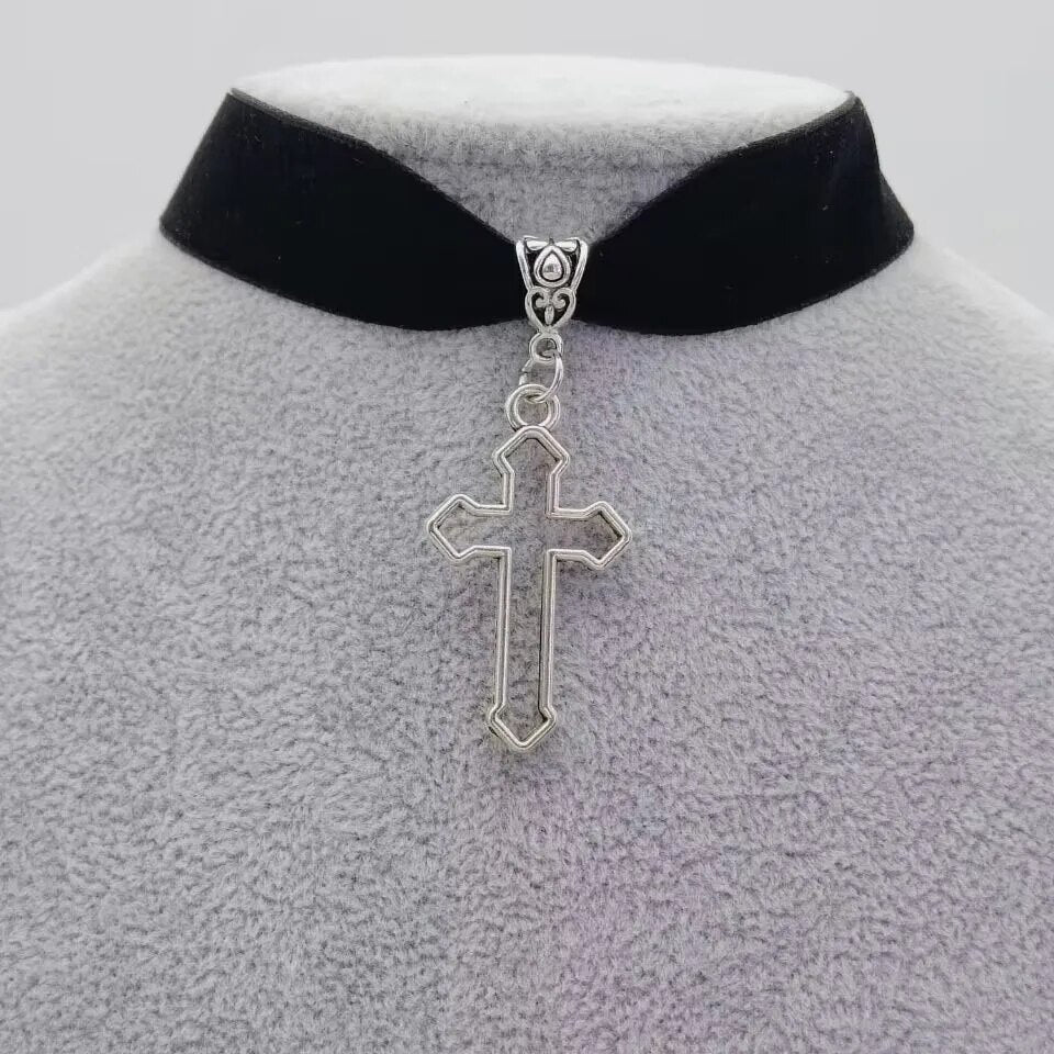Velvet Charmed Choker